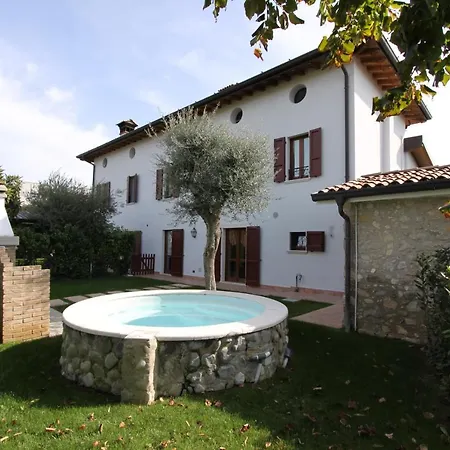 Casa Nicole * مانربا ديل جاردا
